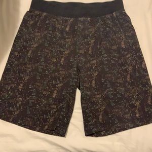 Lululemon Patterned Shorts - Drawstring - Size L